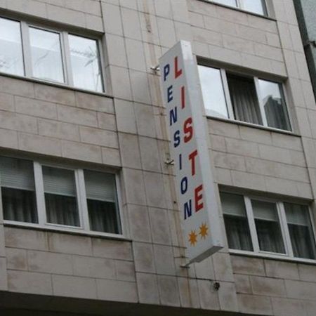 Hostal Liste Station Ла-Корунья Экстерьер фото