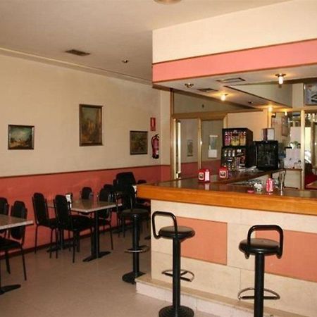 Hostal Liste Station Ла-Корунья Экстерьер фото