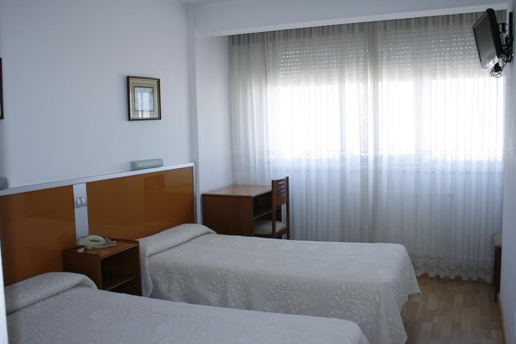 Hostal Liste Station Ла-Корунья Номер фото