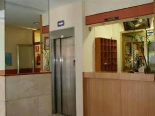 Hostal Liste Station Ла-Корунья Экстерьер фото